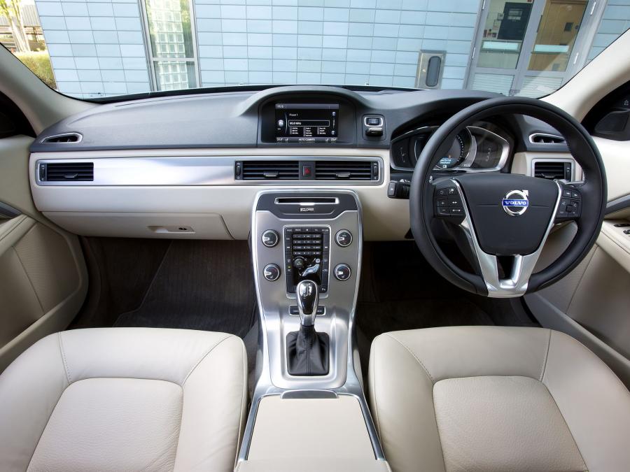  Volvo S80 2013 года  (UK) (фото 4 из 12)